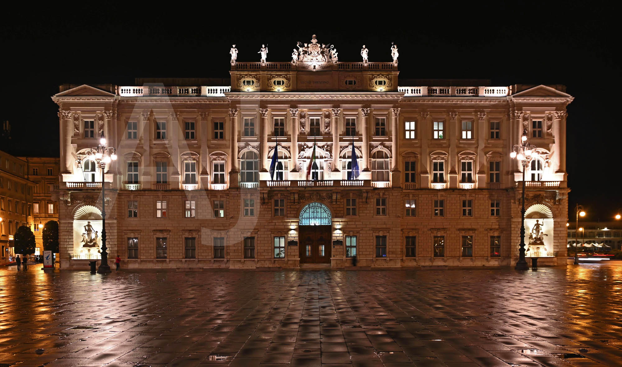 <i>Palazzo del Lloyd Triestino, Trieste (Italy)<i>