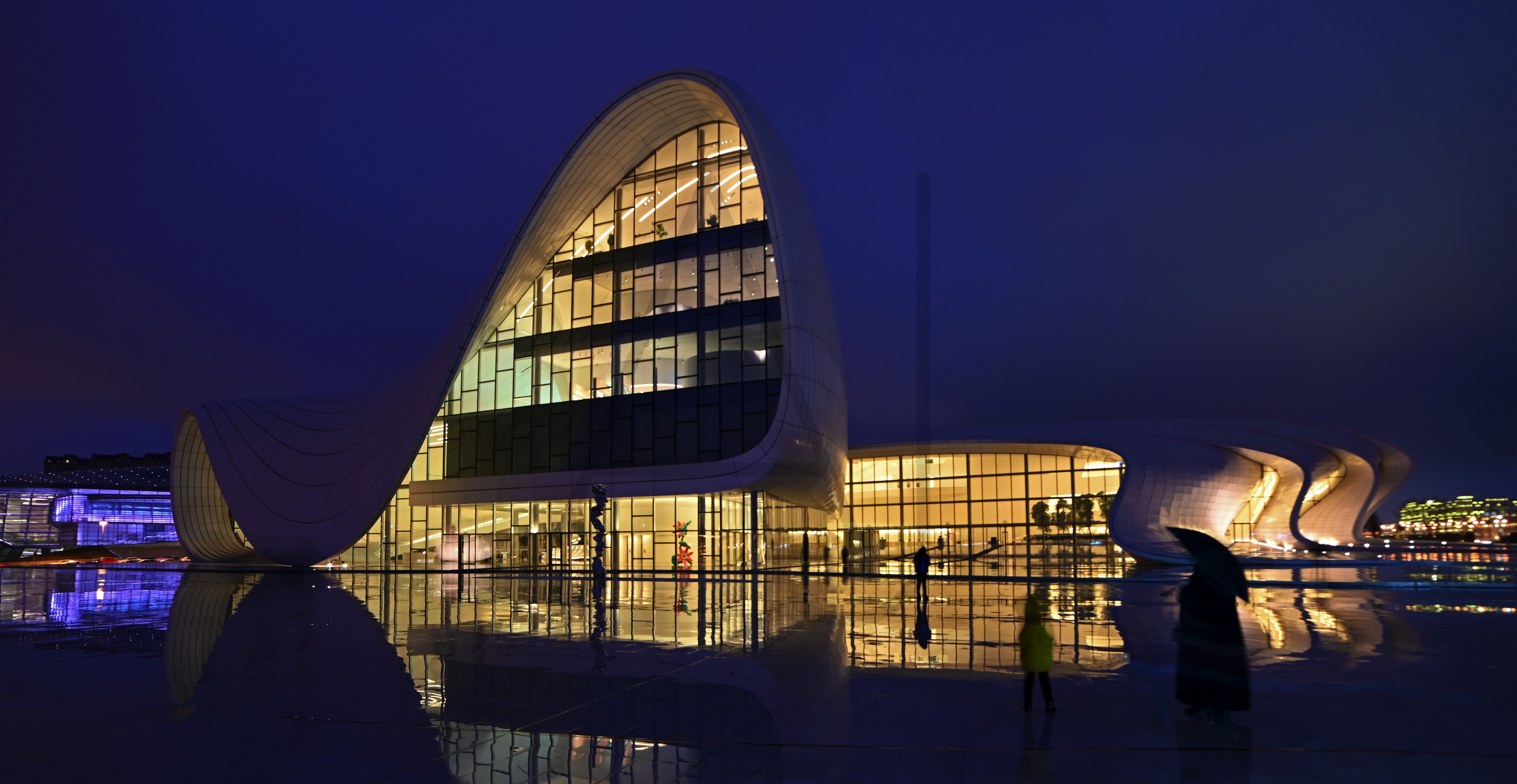<i>Heydar Aliyev Center, Baku (Azerbaijan)</i>