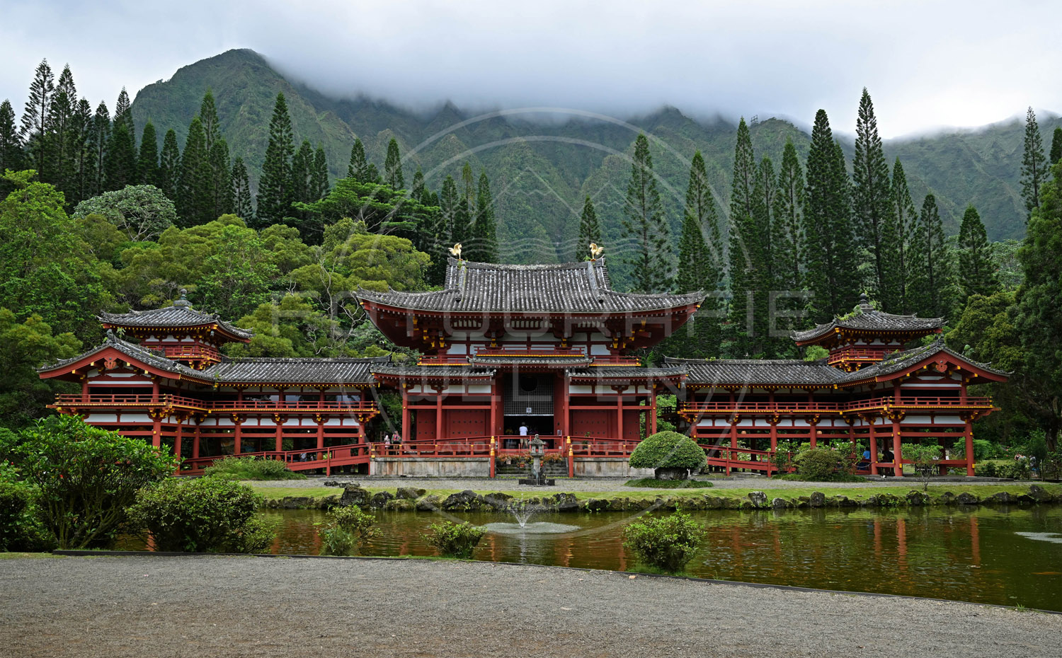 <i>Byodo-In Temple, Oahu (USA)<i>