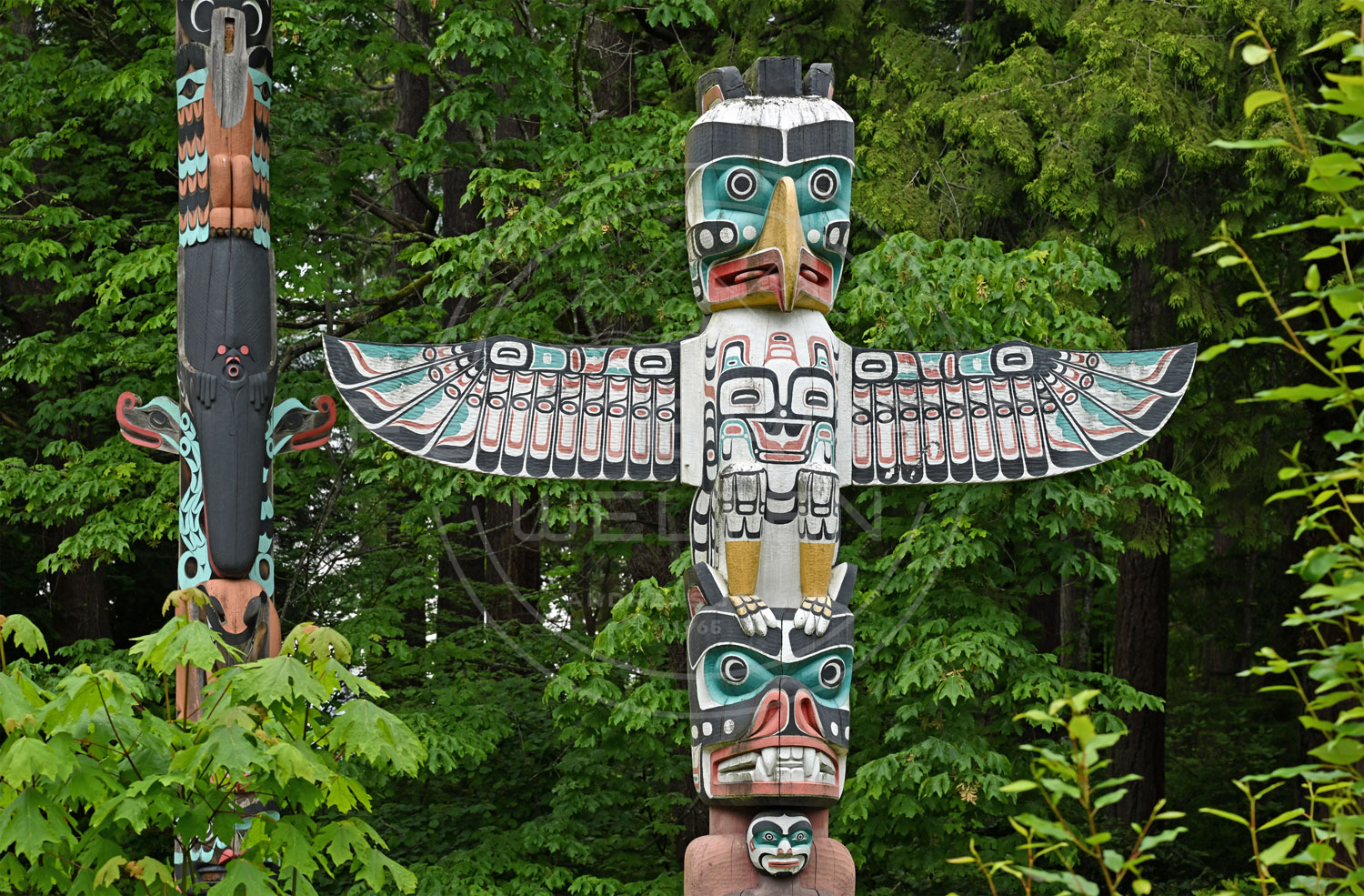 <i>Totem Poles, Vancouver (Canada)<i>
