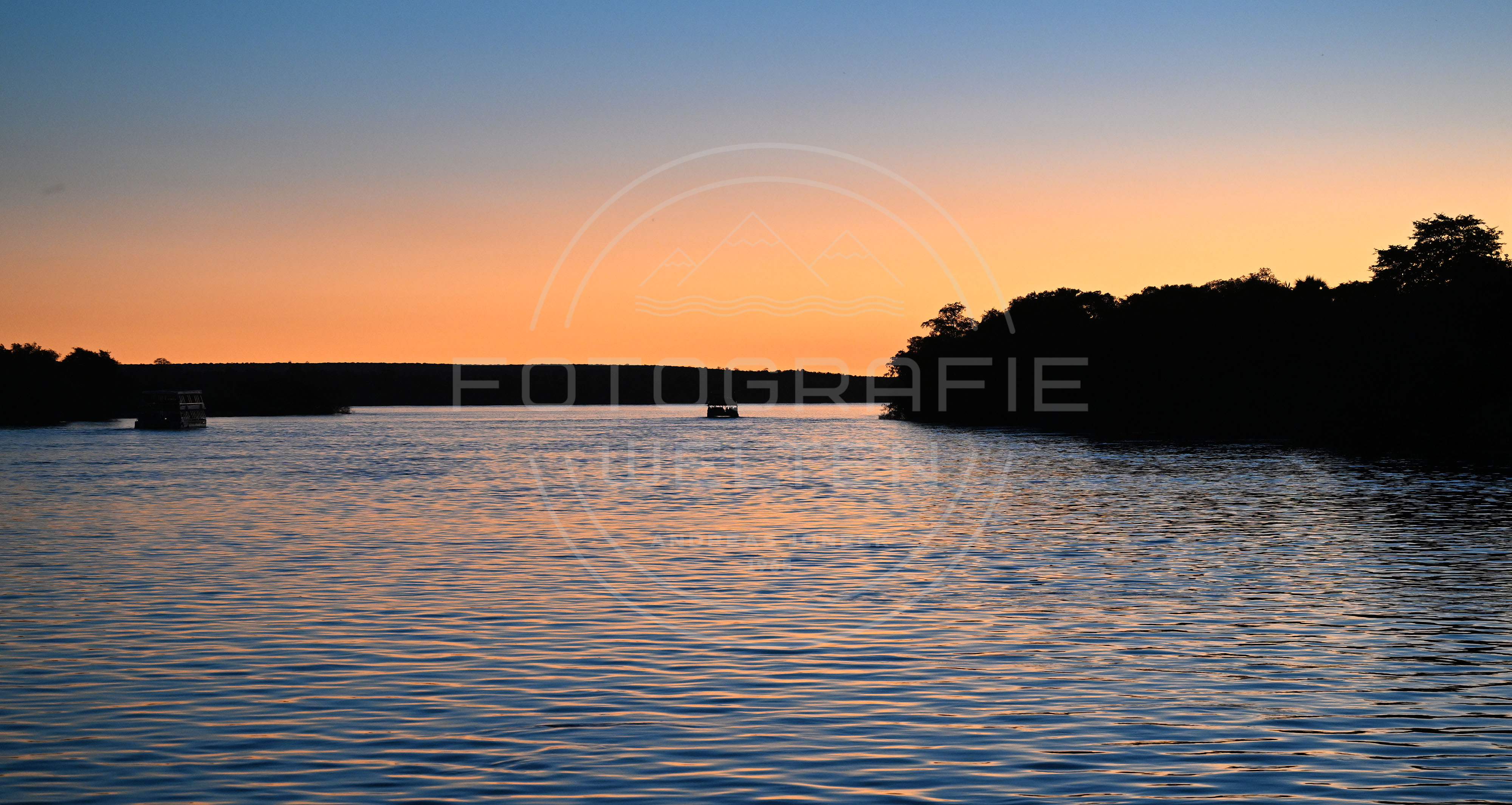 <i>Zambesi River (Zimbabwe)<i>