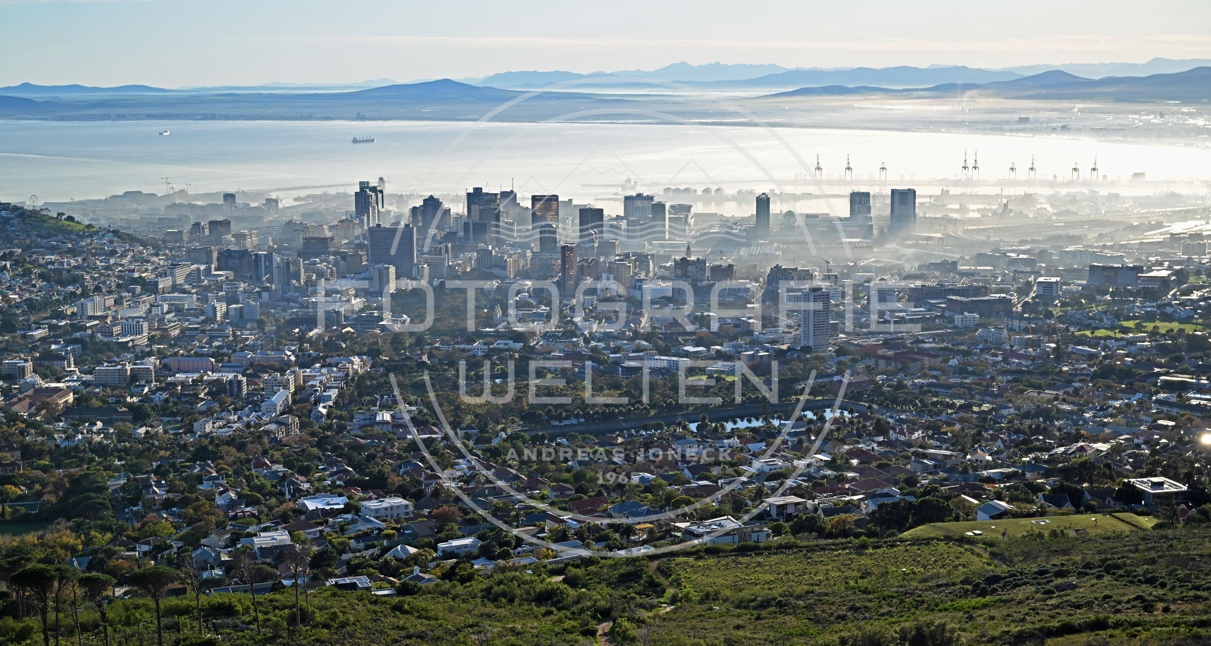 <i>Cape Town (South Africa)<i>