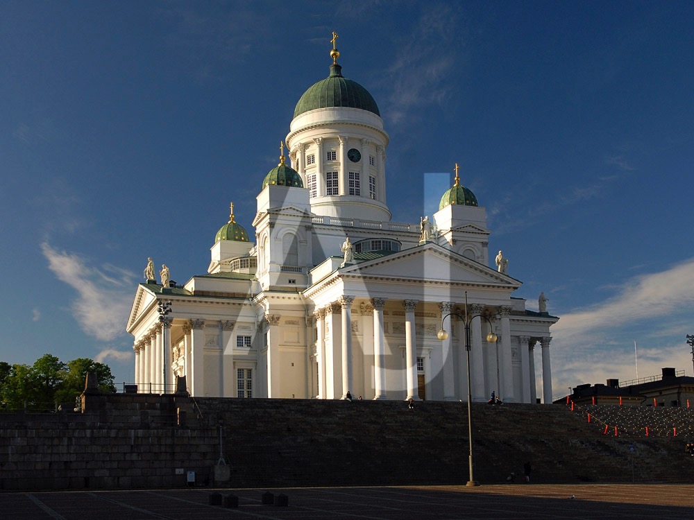 <i>Helsinki Cathedral (Finland)<i>